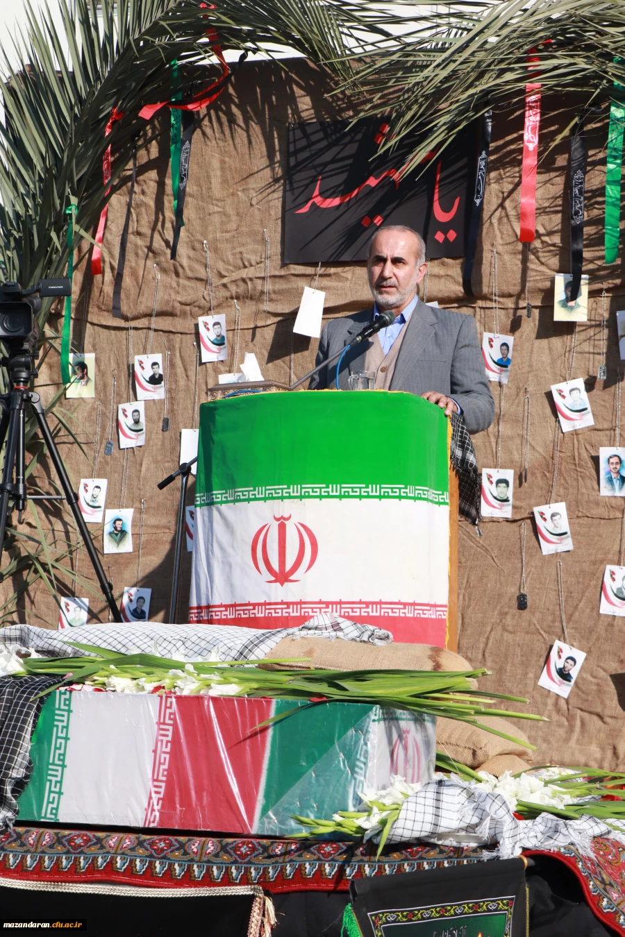 تشییع ووداع با پیکر مطهر شهید والامقام خوش نام دفاع مقدس


 2