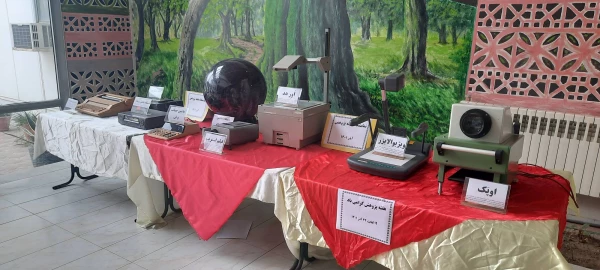 برگزاری نمایشگاه وسایل کمک آموزشی به مناسبت هفته پژوهش  2