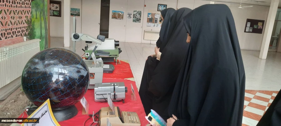 برگزاری نمایشگاه وسایل کمک آموزشی به مناسبت هفته پژوهش  4