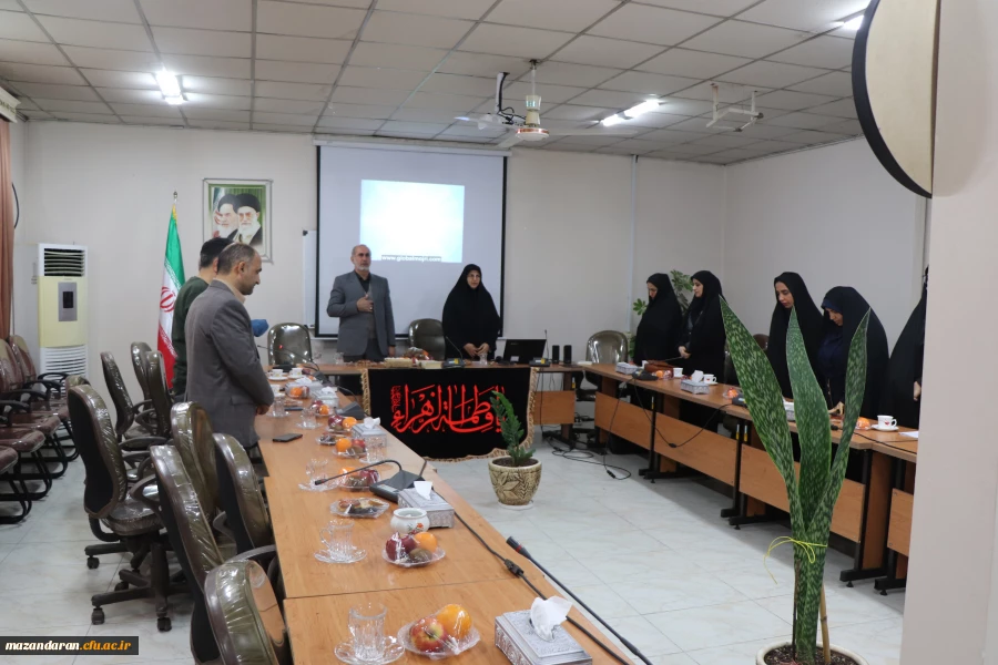 جلسه هم اندیشی رئیس دانشگاه فرهنگیان اساتید مرکز حضرت فاطمه س قائمشهر 4