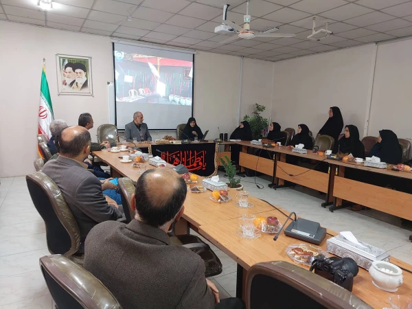 جلسه هم اندیشی رئیس دانشگاه فرهنگیان اساتید مرکز حضرت فاطمه س قائمشهر 3