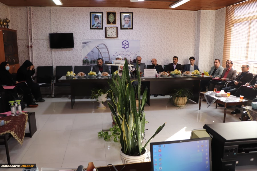 جلسه هم اندیشی رئیس دانشگاه فرهنگیان مازندران بااساتیدمرکز بیت الهدی آمل 3