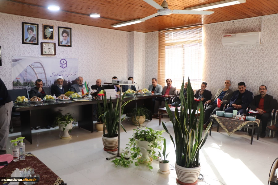 جلسه هم اندیشی رئیس دانشگاه فرهنگیان مازندران بااساتیدمرکز بیت الهدی آمل 4