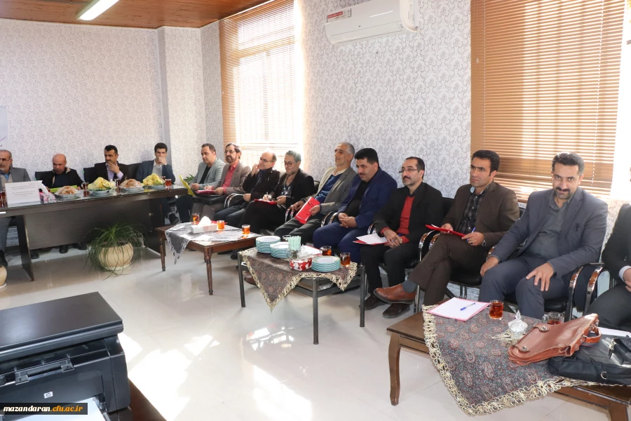 جلسه هم اندیشی رئیس دانشگاه فرهنگیان مازندران بااساتیدمرکز بیت الهدی آمل 5