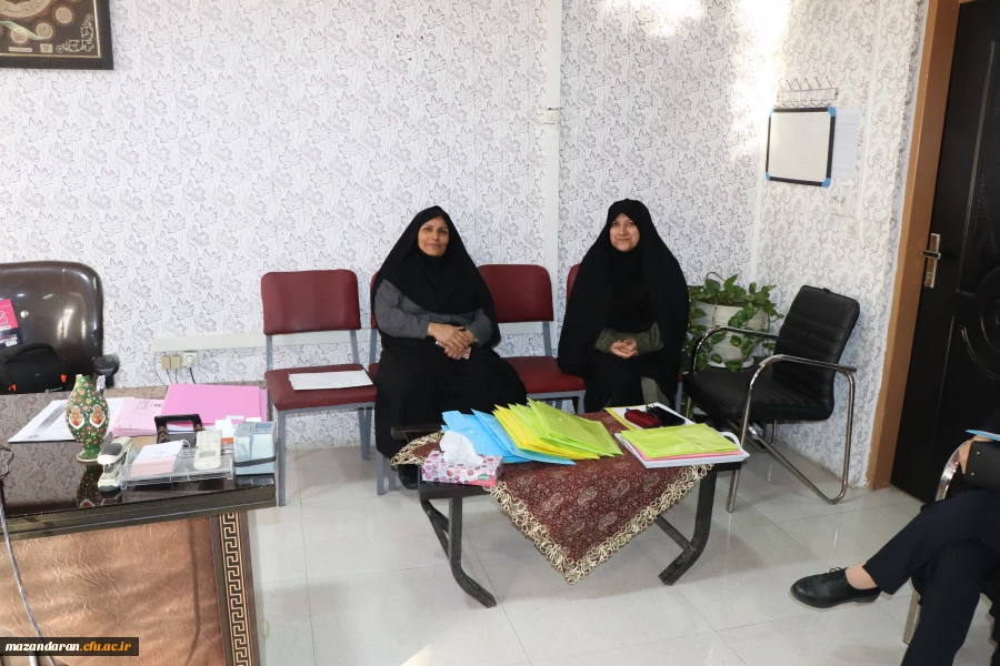 جلسه هم اندیشی رئیس دانشگاه فرهنگیان مازندران بااساتیدمرکز بیت الهدی آمل 7