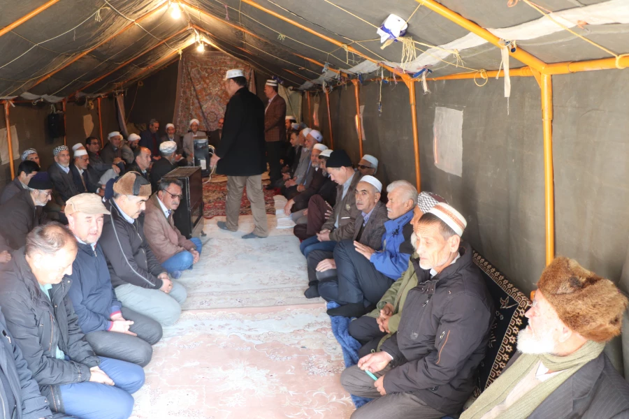 شرکت درمراسم ترحیم دانشجو معلم محمد امین عاشورپور
 4