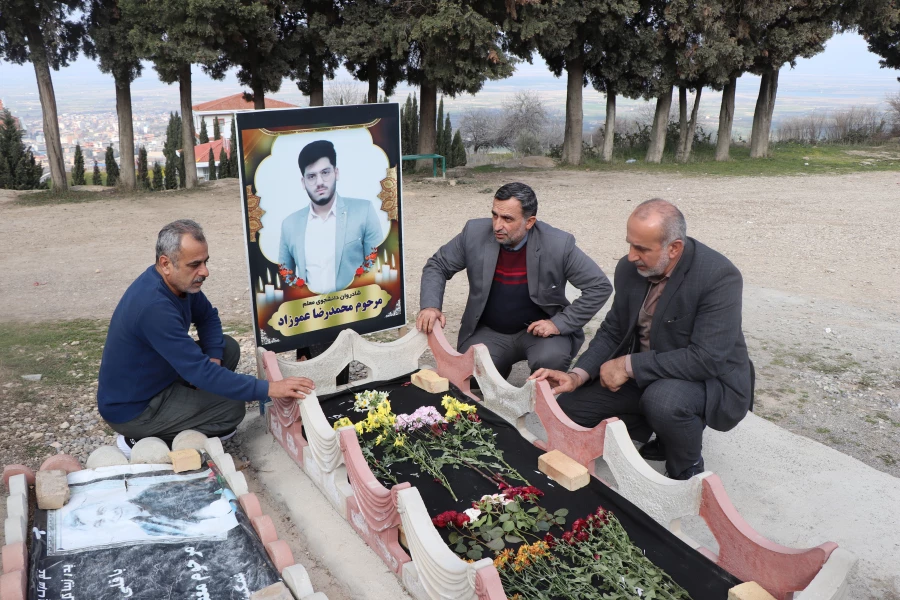 شرکت درمراسم ترحیم دانشجو معلم محمد امین عاشورپور
 5