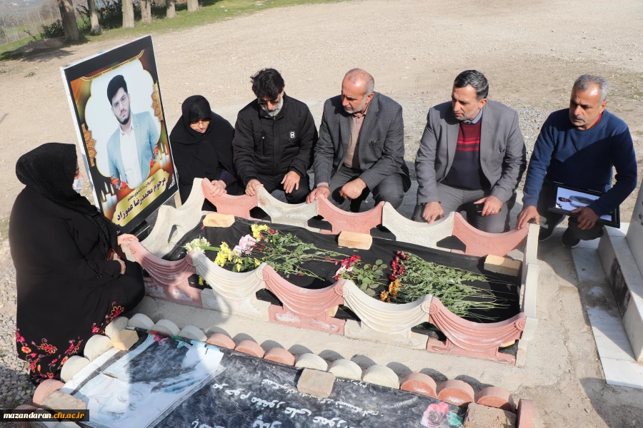 شرکت درمراسم ترحیم دانشجو معلم محمد امین عاشورپور
 7