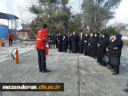 کلاس آموزشی و مانور عملی مقابله با آتش  3