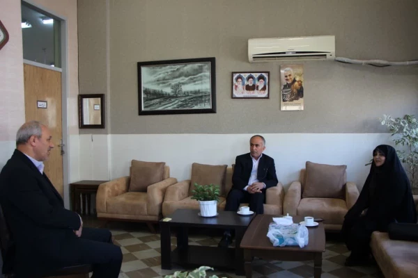 نشست صمیمانه سرپرست و معاونت توسعه منابع پردیس فاطمه الزهرا(س) ساری با مدیران آموزش و پرورش نواحی 1 و 2 ساری 2