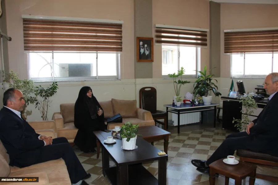 نشست صمیمانه سرپرست و معاونت توسعه منابع پردیس فاطمه الزهرا(س) ساری با مدیران آموزش و پرورش نواحی 1 و 2 ساری 2