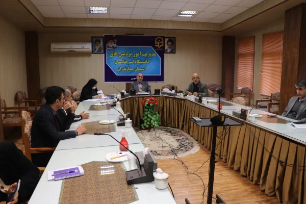 نشست رئیس دانشگاه فرهنگیان مازندران با کارکنان پردیس دکتر شریعتی سار ی  3