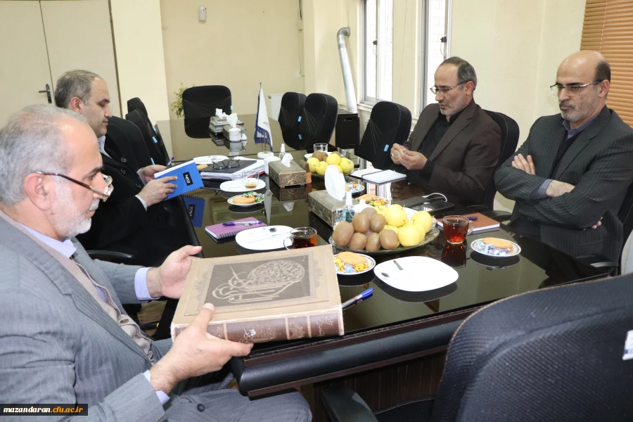 نشست اعضاء هیات امناء دانشگاه فرهنگیان مازندران   3