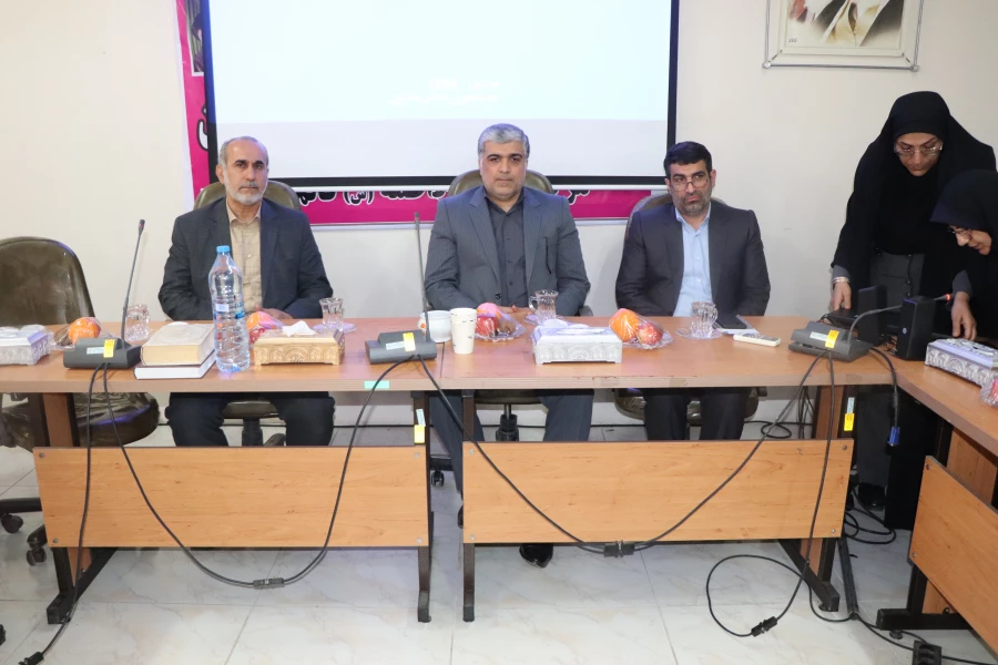 جلسه هم اندیشی با مسئولین اداری شهرستان قائمشهر 7