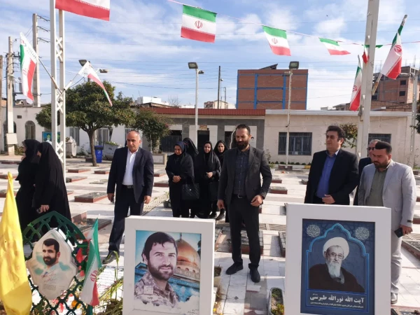  تجدید میثاق همکاران پردیس فاطمه الزهرا (س) ساری با مقام شهدا و آرمان های امام 2