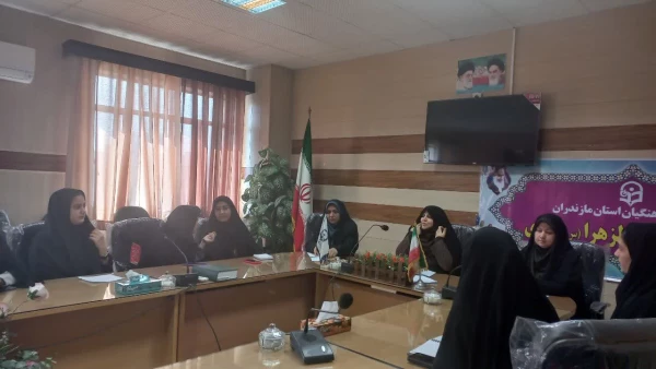 جلسه هم اندیشی با حضور ریاست پردیس فاطمه الزهرا(س) ساری 2