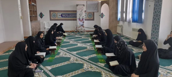 برگزاری مراسم معنوی محفل انس با قرآن کریم  3