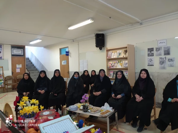 تقدیر از خانم دابوئی سرپرست سابق پردیس فاطمه الزهرا(س) ساری 2