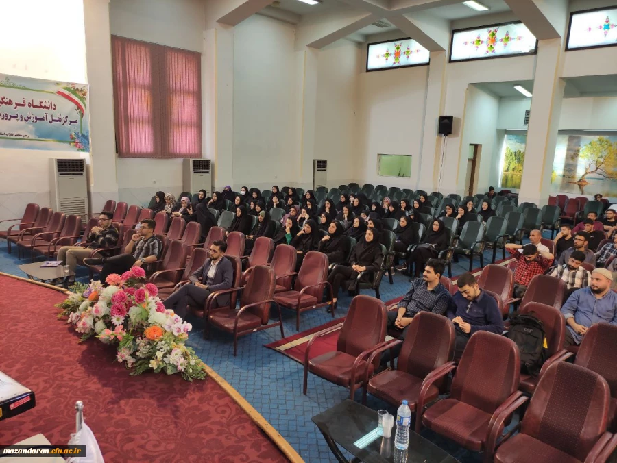 برگزاری کارگاه آموزشی  بررسی شعر معاصر  دردانشگاه فرهنگیان  مازندر ان   3
