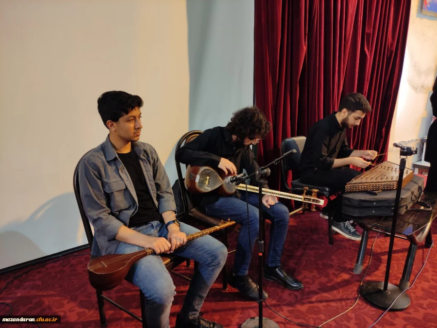 برگزاری کارگاه آموزشی  بررسی شعر معاصر  دردانشگاه فرهنگیان  مازندر ان   4