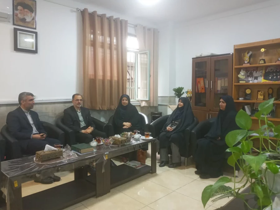 حضور معاونت پرورشی اداره کل آموزش و پرورش مازندران به منظور تبریک هفته معلم در پردیس فاطمه الزهرا (س) ساری 2