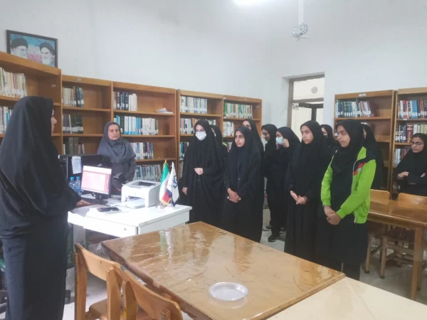 بازدید دانش آموزان دبیرستان فرزانگان ساری از پردیس فاطمه الزهرا (س) ساری 2