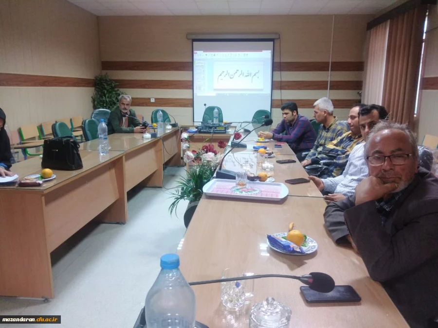 جلسه شورای اداری با حضور جناب آقای دکتر مهدوی ریاست محترم دانشگاه فرهنگیان مازندران 4