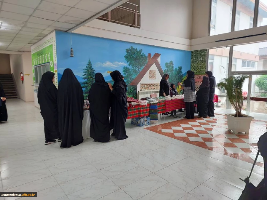 برگزاری نمایشگاه صنایع دستی به مناسبت هفته سراها 4