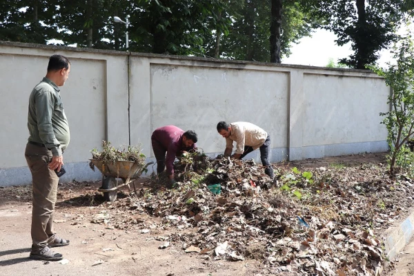 زیبا سازی و بازسازی دوره ای فضای سبز پردیس دکتر شریعتی 4