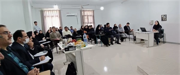 برگزاری جلسه دفاع از پایان نامه در مقطع کارشناسی ارشد ادبیات 4