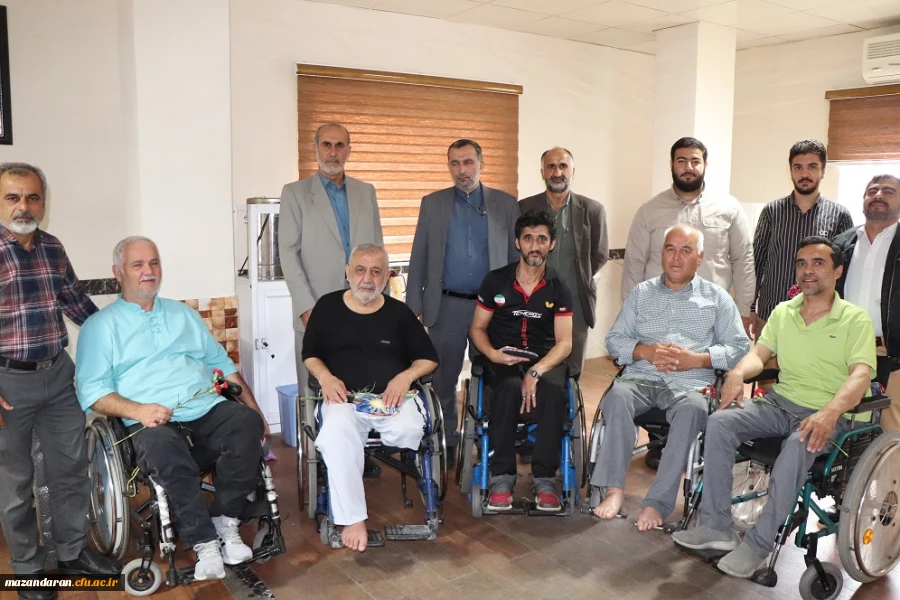 بازدید رییس دانشگاه فرهنگیان از آسایشگاه جانبازان ساری 2