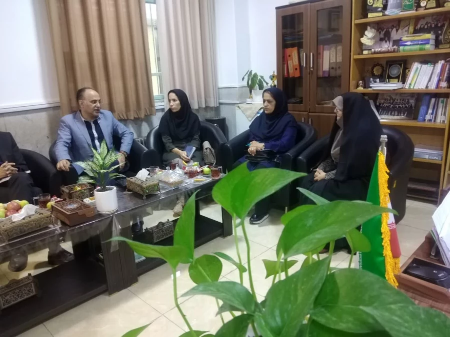 نشست صمیمانه با دکتر فاضل تبار مدیر گروه بهبود تغذیه جامعه دانشگاه علوم پزشکی مازندران 3