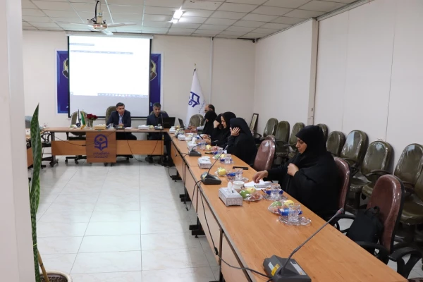 بازدید میدانی جلسه اداری با حضوردکتر مهدوی رئیس دانشگاه فرهنگیان درمرکز حضرت س قائمشهر 3