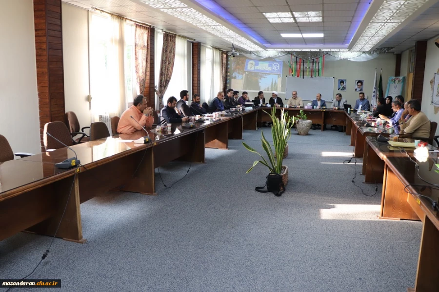 جلسه اداری دکترمهدوی با دانشجویان وکارکنان مرکز شهید رجائی بابل  4