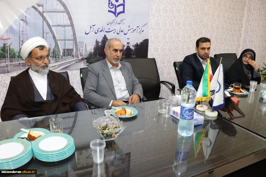 جلسه اداری دکتر مهدوی رئیس دانشگاه فرهنگیان مازندران  در بیت الهدی آمل  4