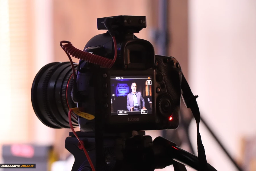 دانشگاه از قاب دوربین