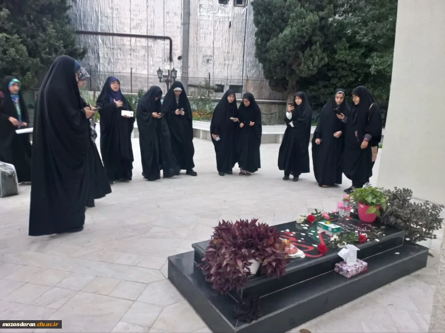 غبار روبی مزار شهید و برگزاری زیارت ال یاسین 4