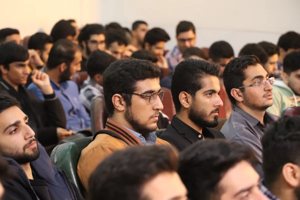 نشست صمیمی دانشجویان با مدیر هسته گزینش اداره کل آموزش و پرورش مازندران 10