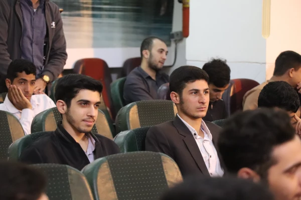 نشست صمیمی دانشجویان با مدیر هسته گزینش اداره کل آموزش و پرورش مازندران 11