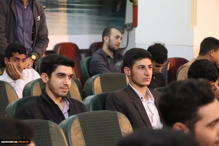 نشست صمیمی دانشجویان با مدیر هسته گزینش اداره کل آموزش و پرورش مازندران 11