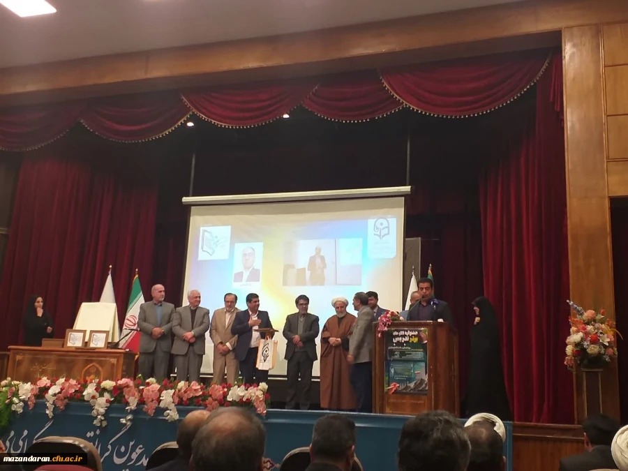 حضور  در مراسم اختتامیه جشنواره الگوی برتر تدریس اساتید کشور و ایین رونمایی از ارم این جشنواره 5