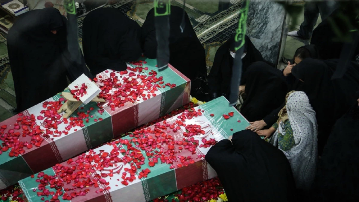 مراسم تشییع و تدفین شهیدان گمنام هشت سال دفاع مقدس 19