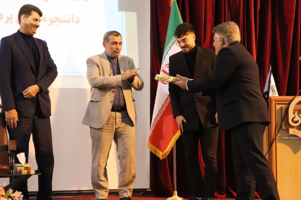 نشست صمیمی ریاست مرکز نظارت ، ارزیابی و تضمین کیفیت دانشگاه فرهنگیان با دانشجومعلمان  13