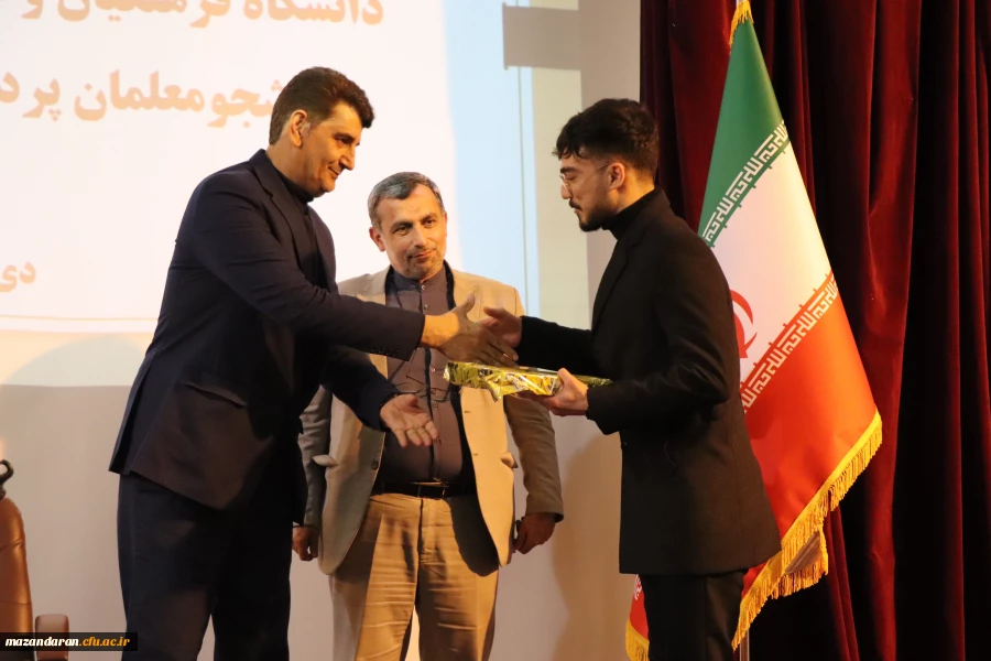 نشست صمیمی ریاست مرکز نظارت ، ارزیابی و تضمین کیفیت دانشگاه فرهنگیان با دانشجومعلمان  14