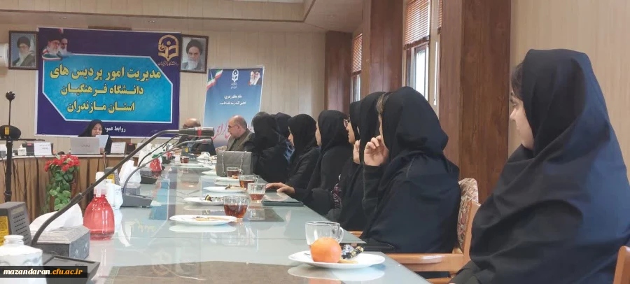 حضوردانشجو معلمان رشته ریاضی در کارگاه نقد و بررسی کتاب نقد و بررسی آموزش ریاضی در سالن جلسات پردیس دکتر شریعتی  2