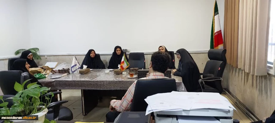 تقدیر ریاست پردیس فاطمه الزهرا س ساری از کادر آشپزخانه به مناسبت  تولد حضرت فاطمه زهرا(س)  و روز زن 2