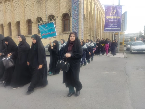 حضور کارکنان و دانشجو معلمان بسیجی  در  مراسم یادبود شهدای کرمان در گلزار شهدای ساری 4