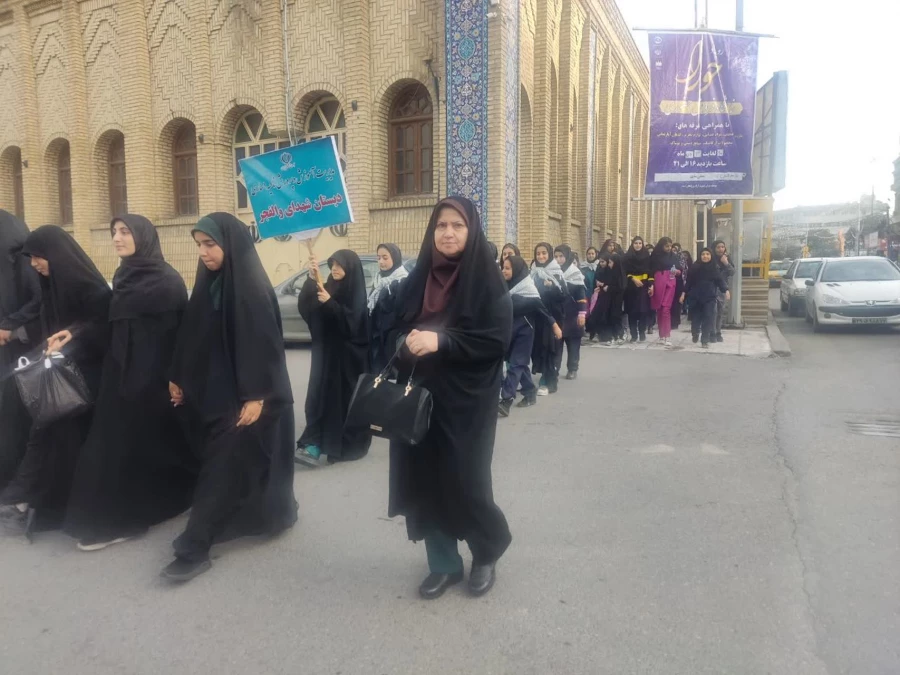 حضور کارکنان و دانشجو معلمان بسیجی  در  مراسم یادبود شهدای کرمان در گلزار شهدای ساری 4