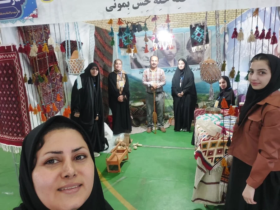 برپایی غرفه مازندران در جشنواره اقوام در بوشهر توسط تیم منتخب دانشگاه فرهنگیان مازندران  3