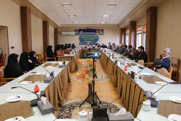 نشست هم اندیشی با اساتید گروه  معارف اسلامی دانشگاه فرهنگیان مازندران 4